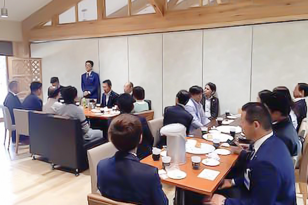 朝食会